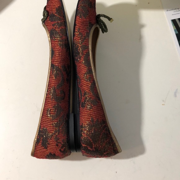 Shoes size 10 - Picture 2 of 8